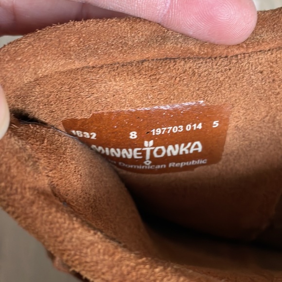 Minnetonka fringe boot - Picture 4 of 4